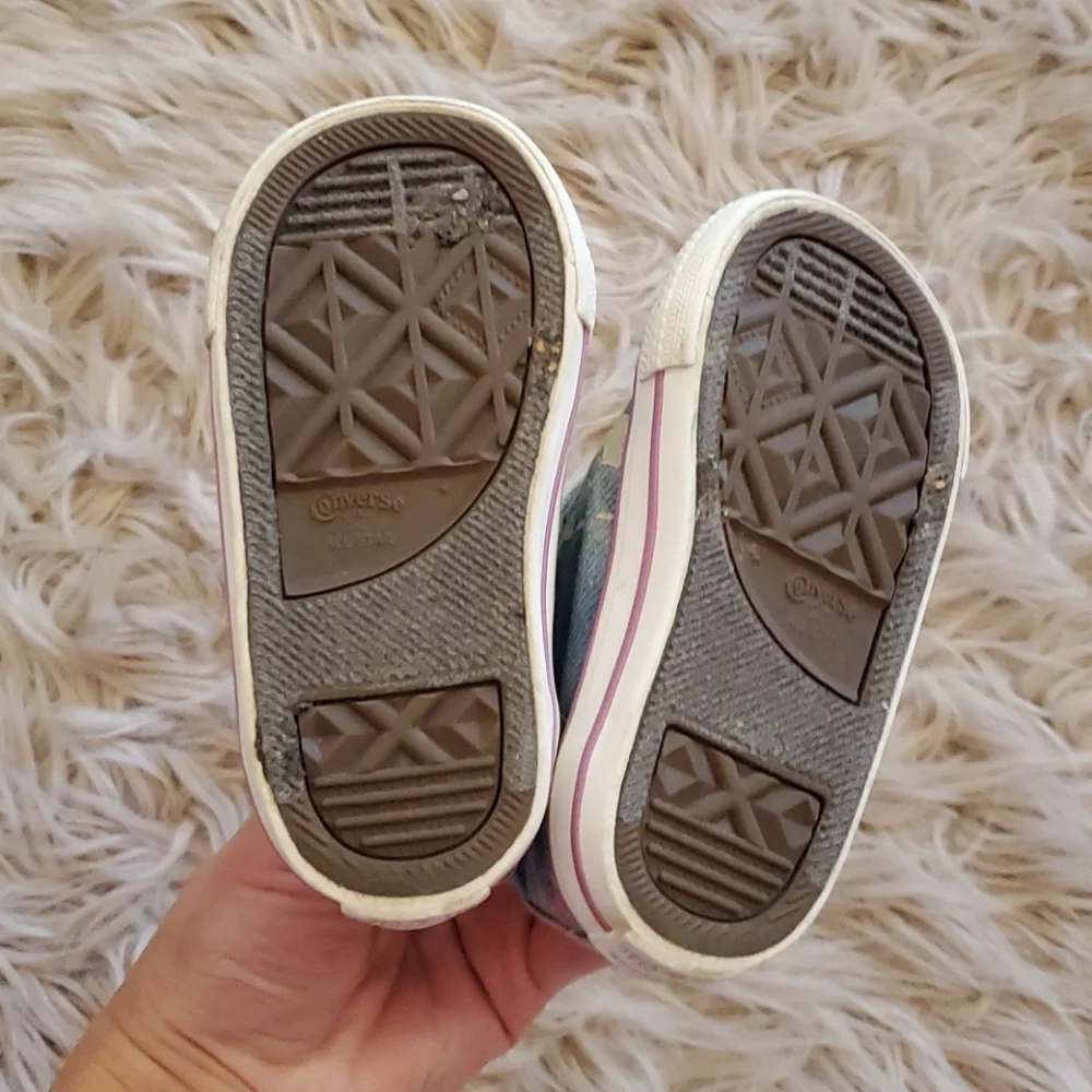 Kids Converse size 5